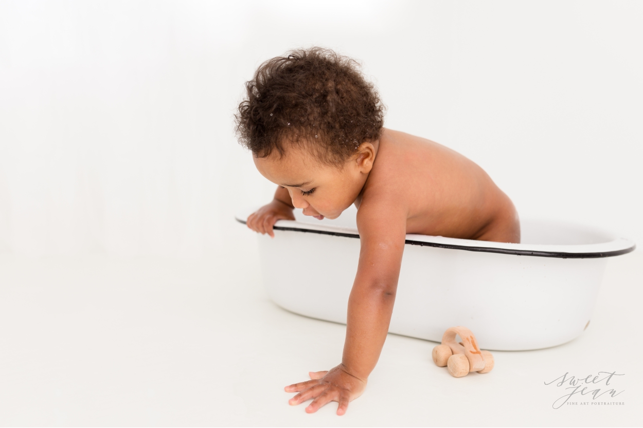 baby in vintage tub roseville baby photographer luka